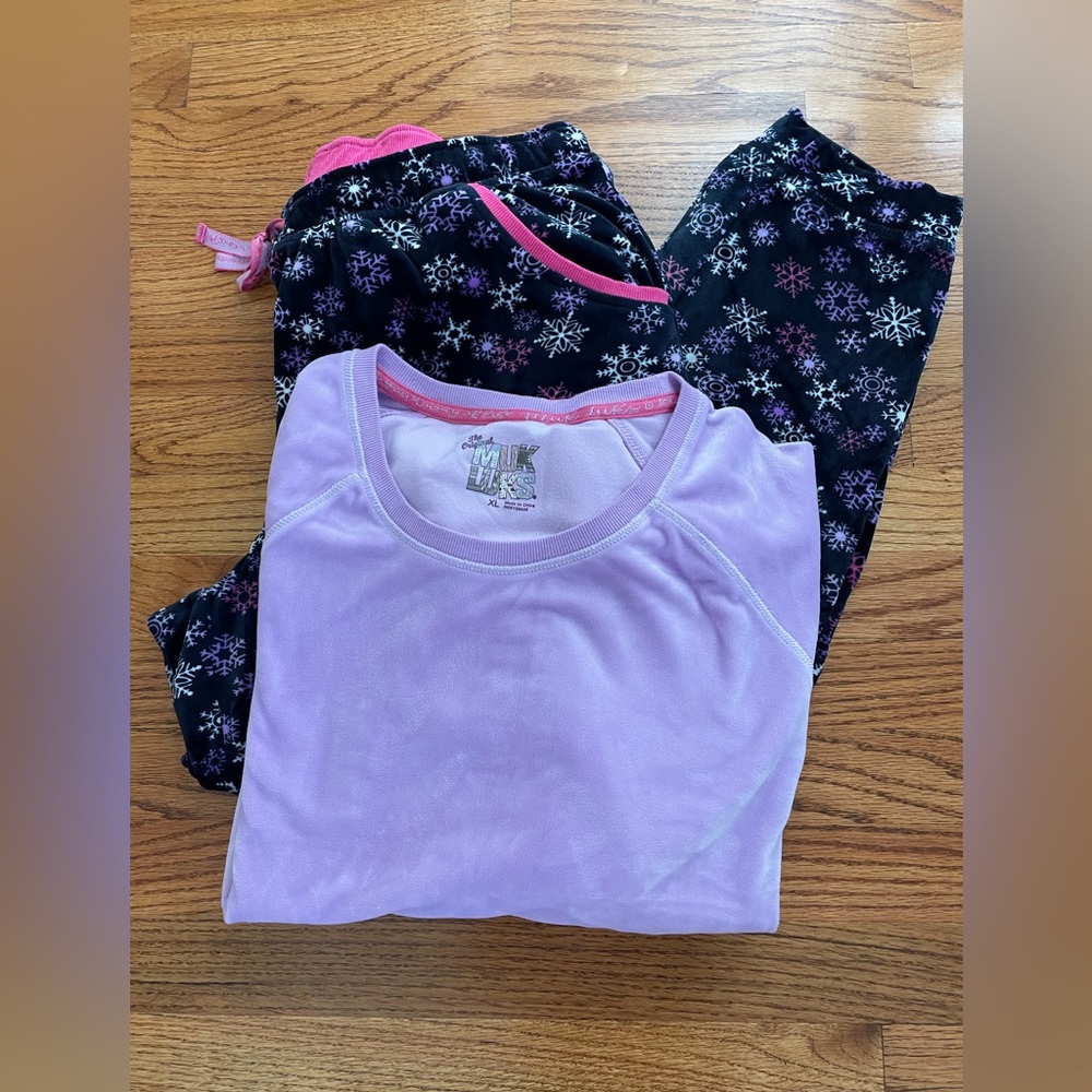 Muk Luks silky velour pajamas XL